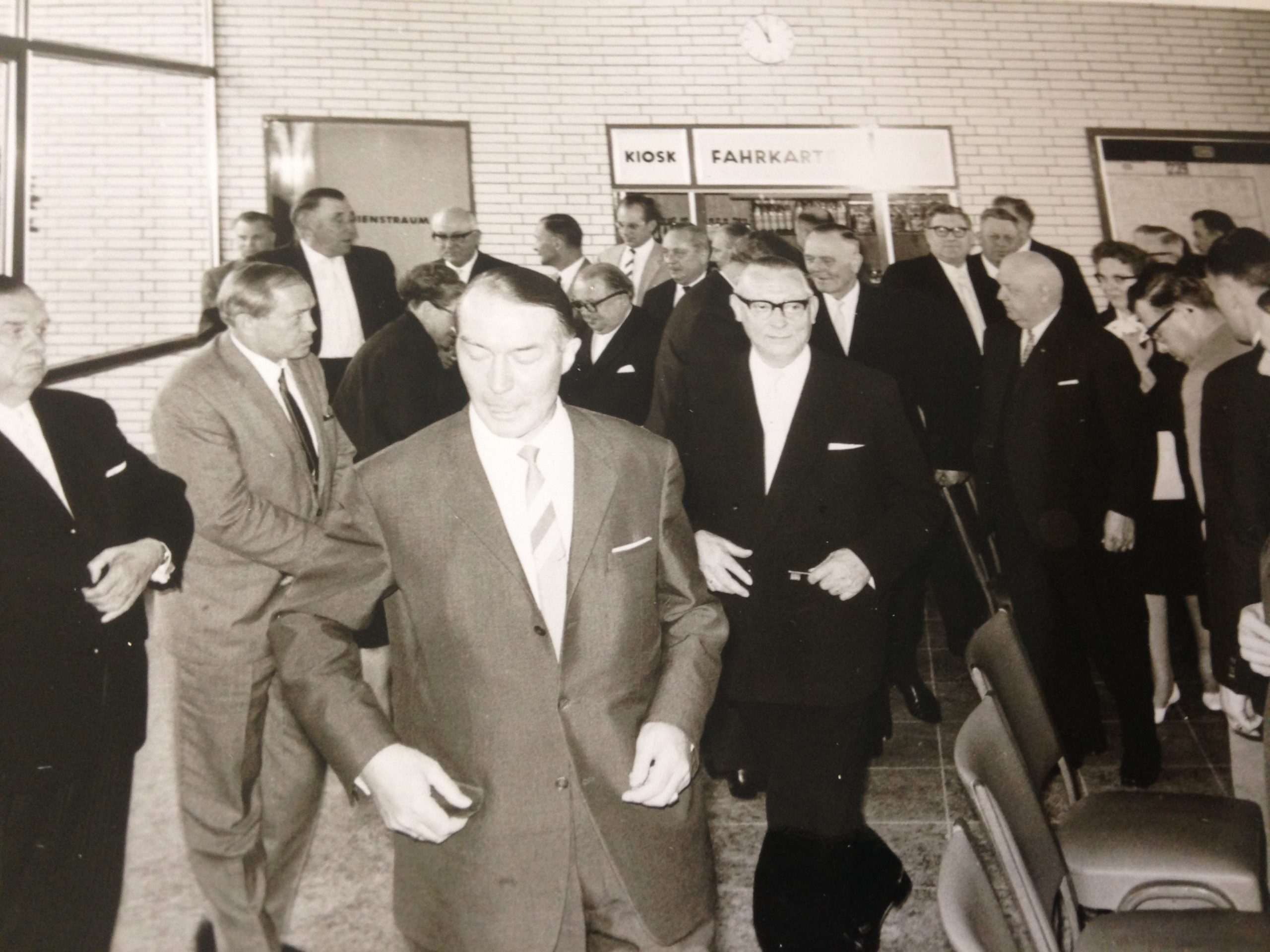 Bahnhofshalle (seit 1990 zum Gastraum umgebaut)